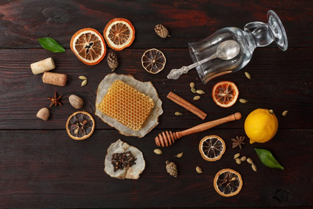 Хоча, за відсутності меду, використовувати можна і цукор, звичайний білий або тростинний