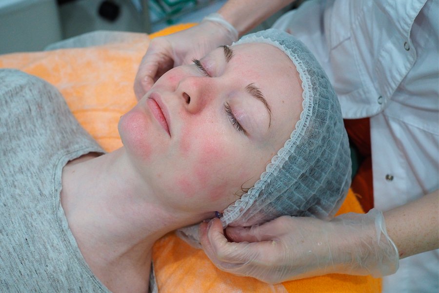 Відразу після процедури на обличчі є почервоніння, які повністю проходять приблизно за годину-дві