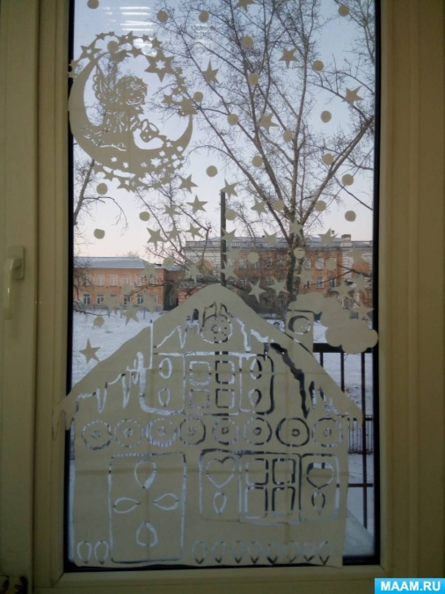 Візерунки на вікні до Нового року в дитячому садку   Хочу поділитися своїми ідеями по прикрасі вікон до нового року